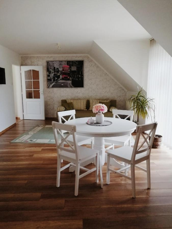 Apartman Pri Parku Sered' Екстер'єр фото